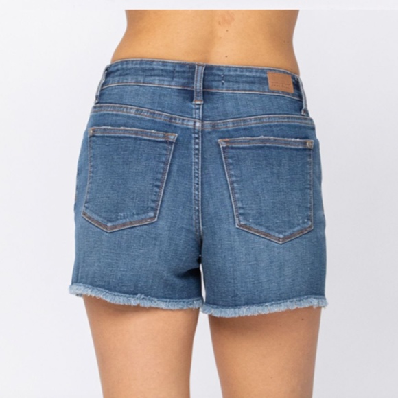 Midrise Destroyed Cut-Off Shorts - Picture 4 of 11